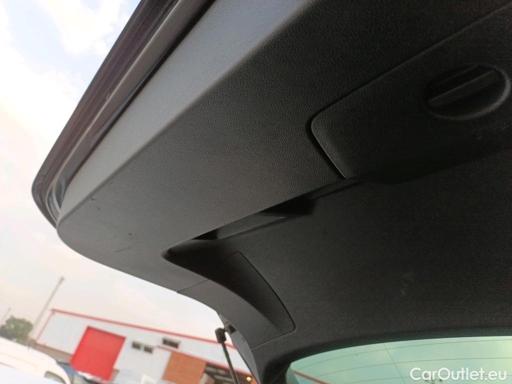  Volkswagen  Tiguan VOLKSWAGEN  / 2020 / 5P / todoterreno Life 2.0 TDI 110kW (150CV) DSG (AC2) #13