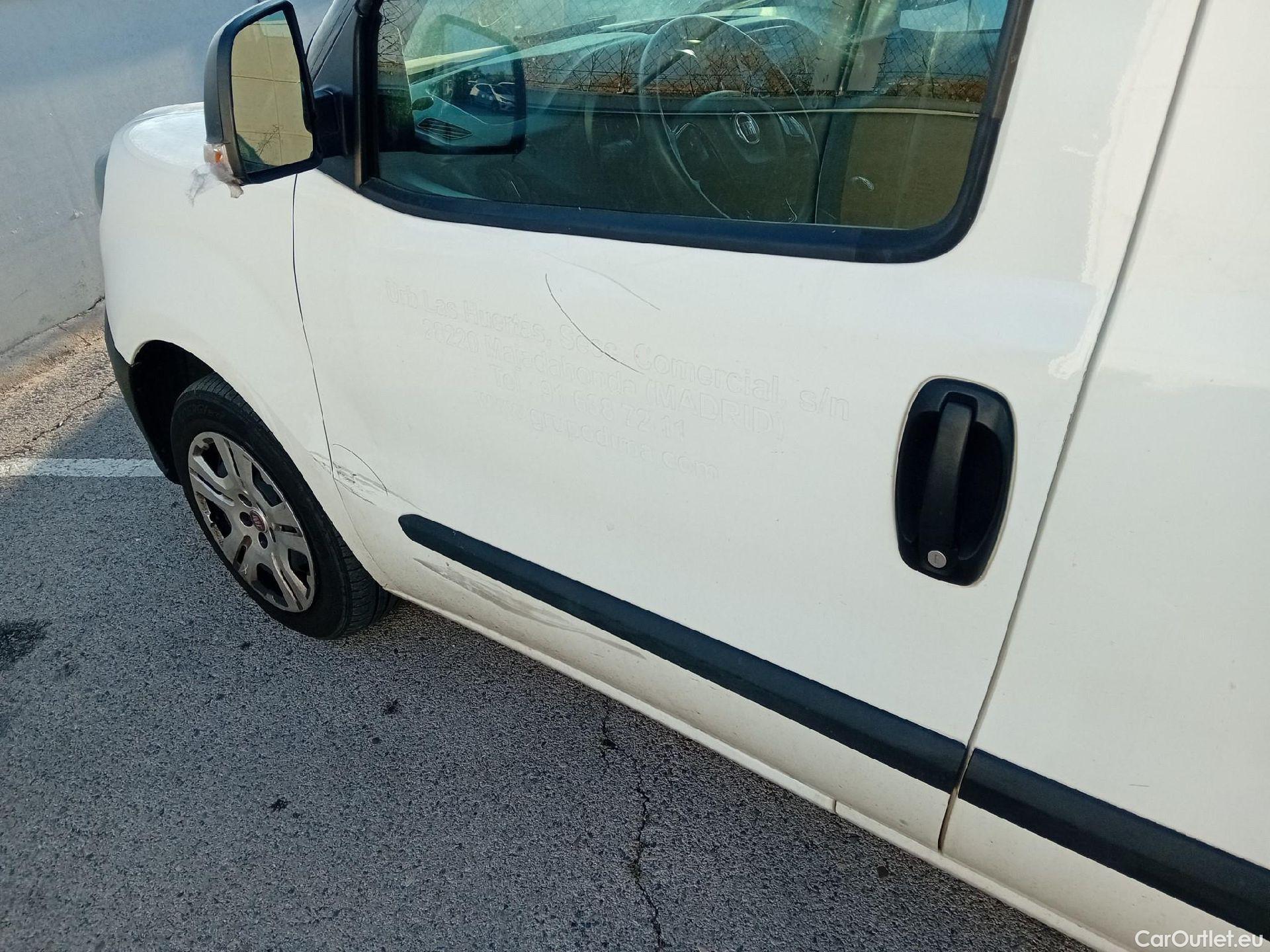  Fiat  Doblo FIAT Doblò Cargo/2015/4P/furgón derivado de turismo Cargo SX 1.3 Mjet 70 kW (95 CV) #17