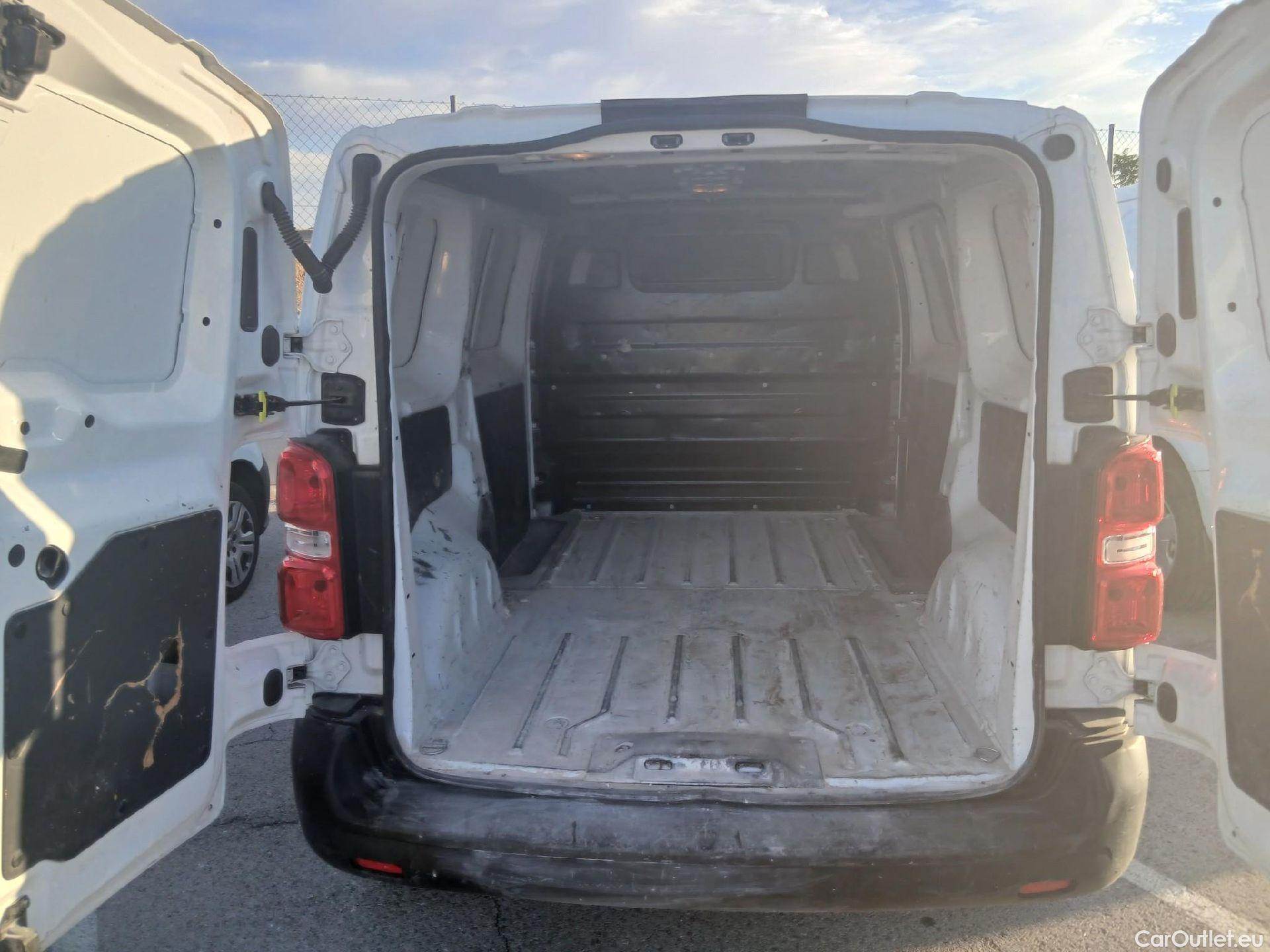  Opel  Vivaro OPEL  / 2019 / 4P / furgón 1.5 Diésel 74kW (100CV) M Std Express (AC) #46