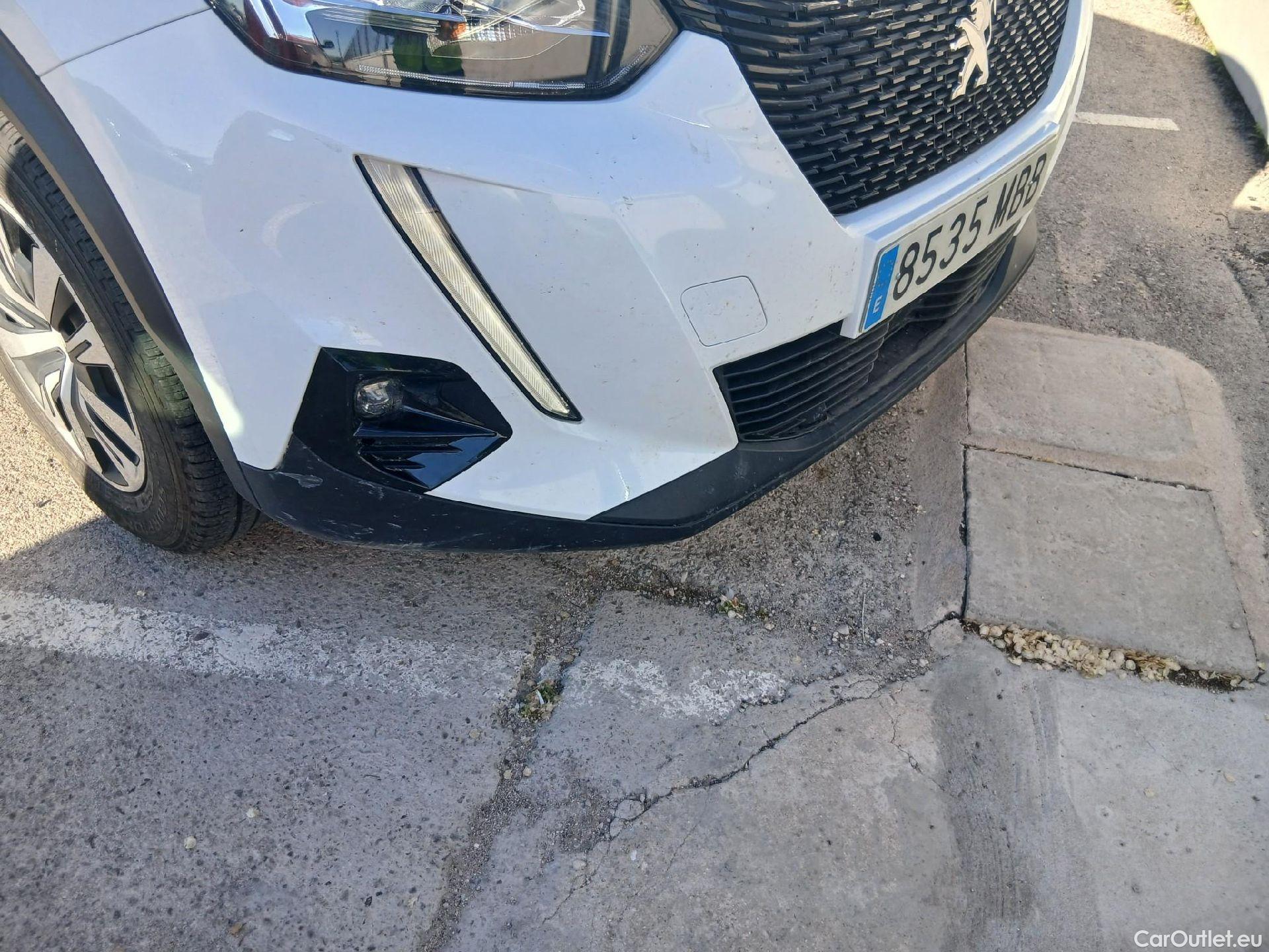  Peugeot  2008 PEUGEOT  / 2019 / 5P / todoterreno Active BlueHDI 81kW (110CV) #14