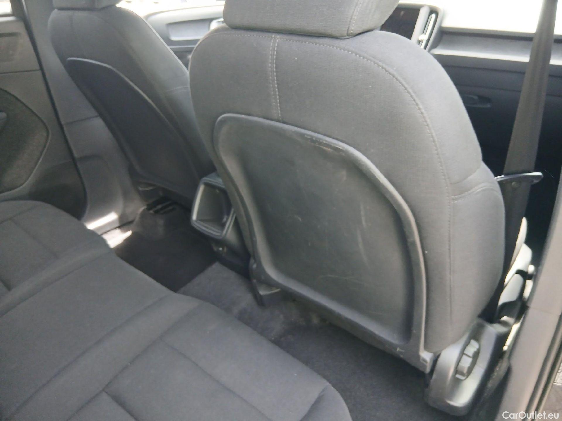  Volvo  XC 40 VOLVO XC40 / 2021 / 5P / todoterreno 1.5 T2 Essential Auto #32