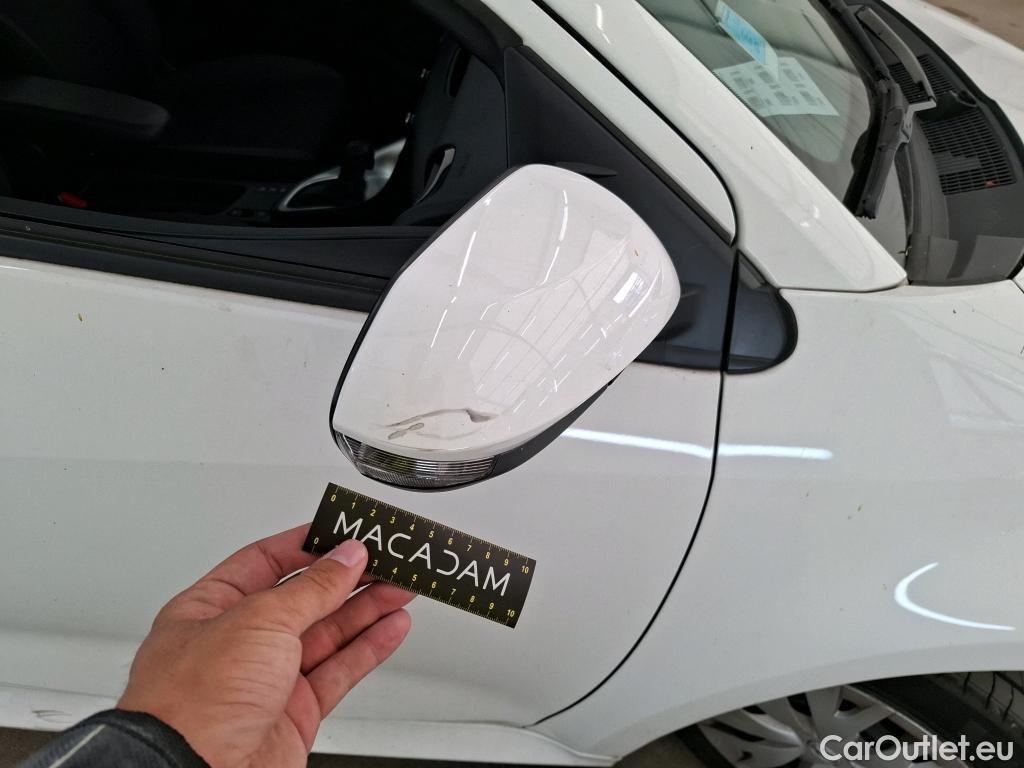 Toyota  Yaris  Hybride Affaires / 2019 / 5P / Berline / VU 1.5 Hybride 116h Dynamic Business #31