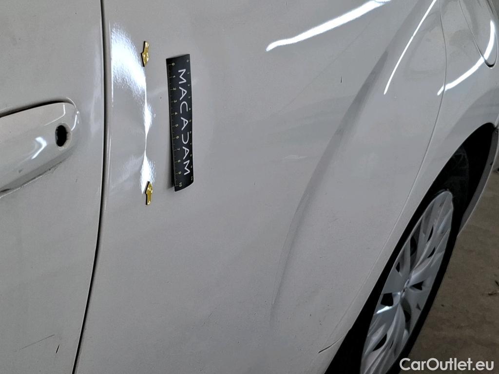  Toyota  Yaris  Hybride Affaires / 2019 / 5P / Berline / VU 1.5 Hybride 116h Dynamic Business #5
