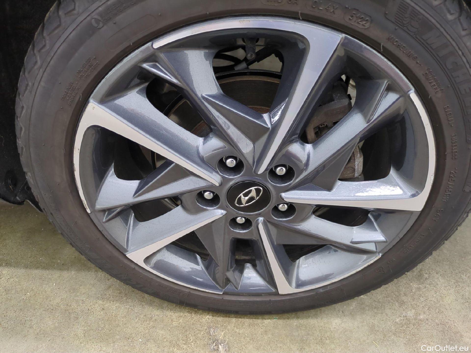  Hyundai  i30 HYUNDAI  Sport Wagon / 2020 / 5P / Break 1.0 T-GDI 120 DCT-7 MHEV CREATIVE SW #16