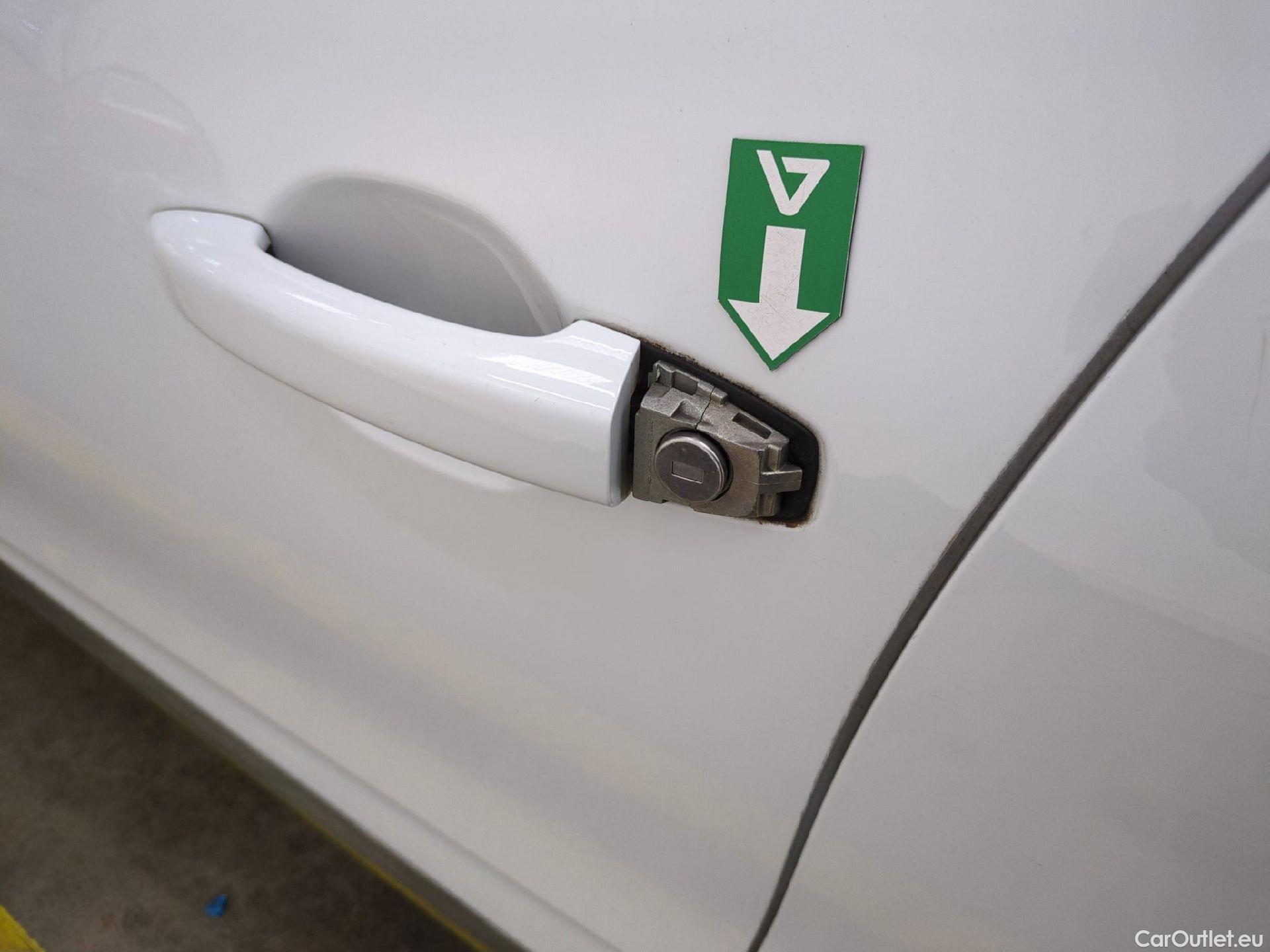  Renault  Clio  V Business 1.6 E-TECH Hybrid 140CV BVA6 E6d #17