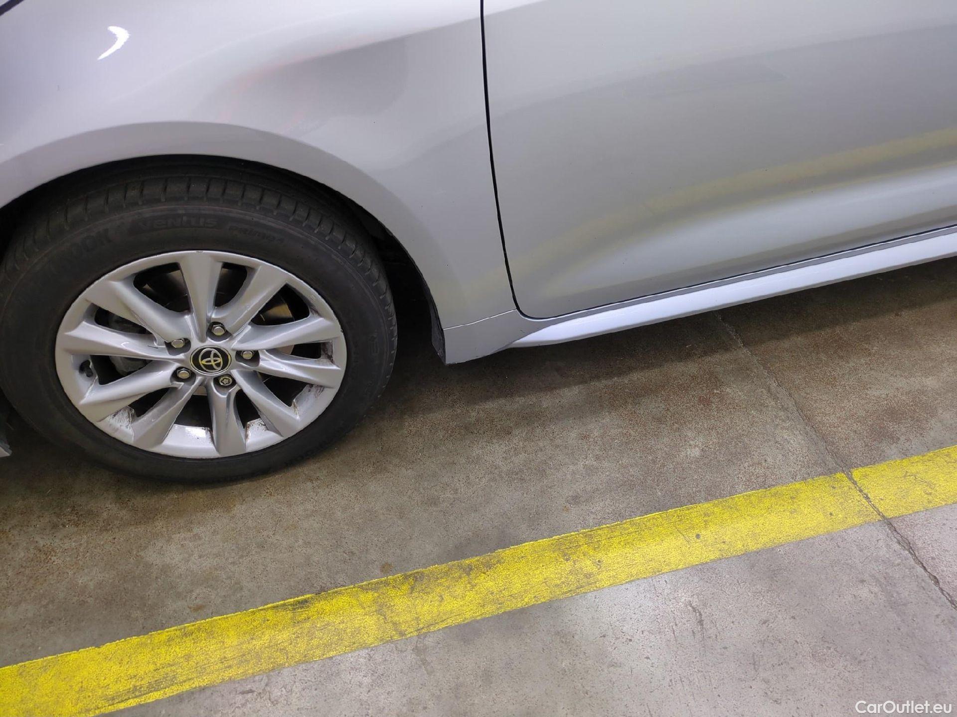  Toyota  Corolla TOYOTA  Touring Sports / 2022 / 5P / Break Hybride 140h Dynamic Business Beyond Zer #28