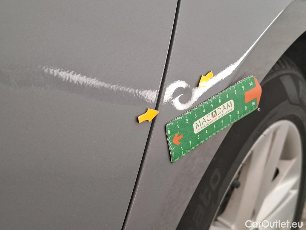  Toyota  Corolla TOYOTA  Touring Sports / 2018 / 5P / Break Hybride 122h Dynamic Business Beyond Zer #23