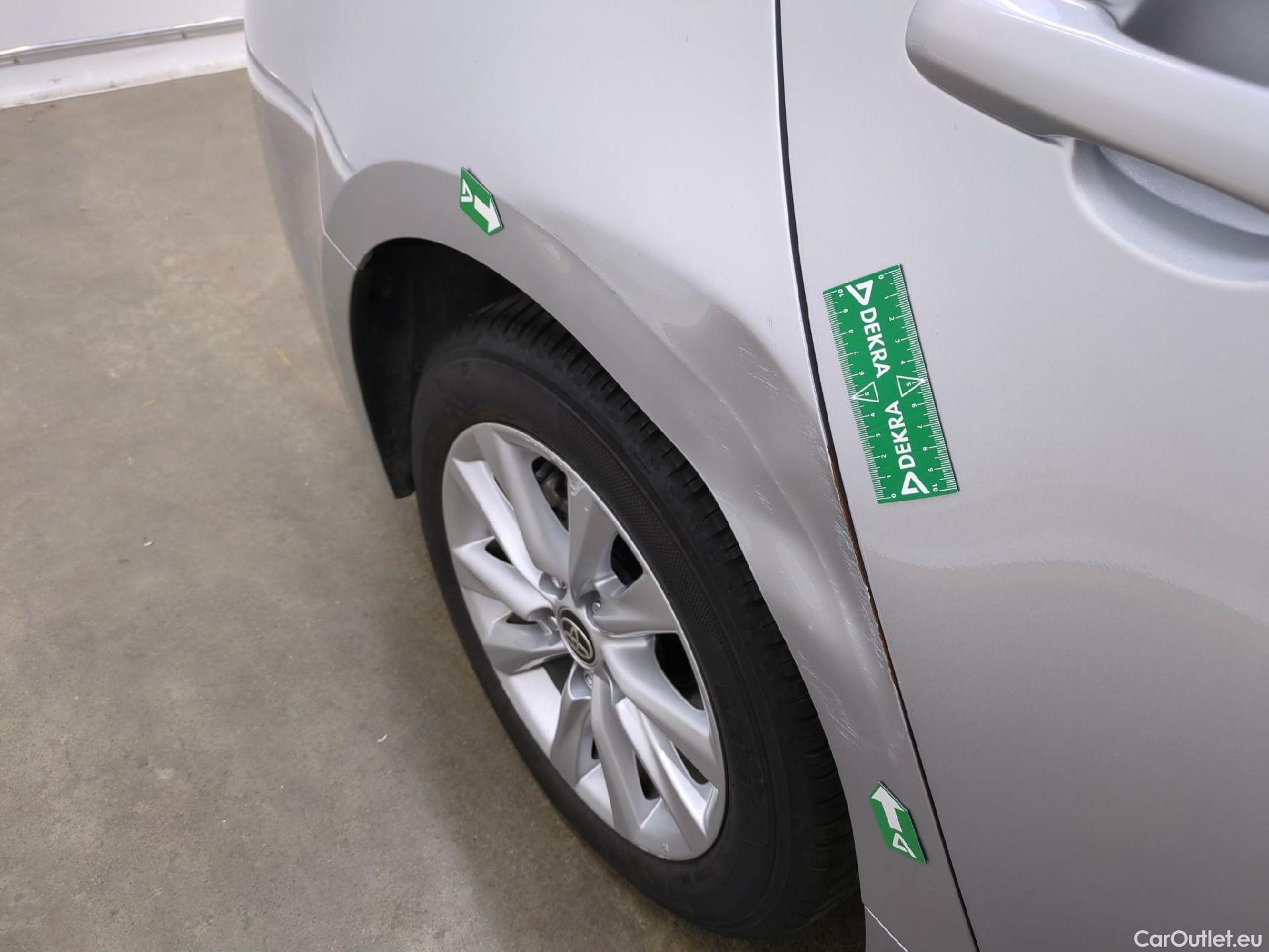 Toyota  Corolla TOYOTA  Touring Sports / 2022 / 5P / Break Hybride 140h Dynamic Business Beyond Zer #40