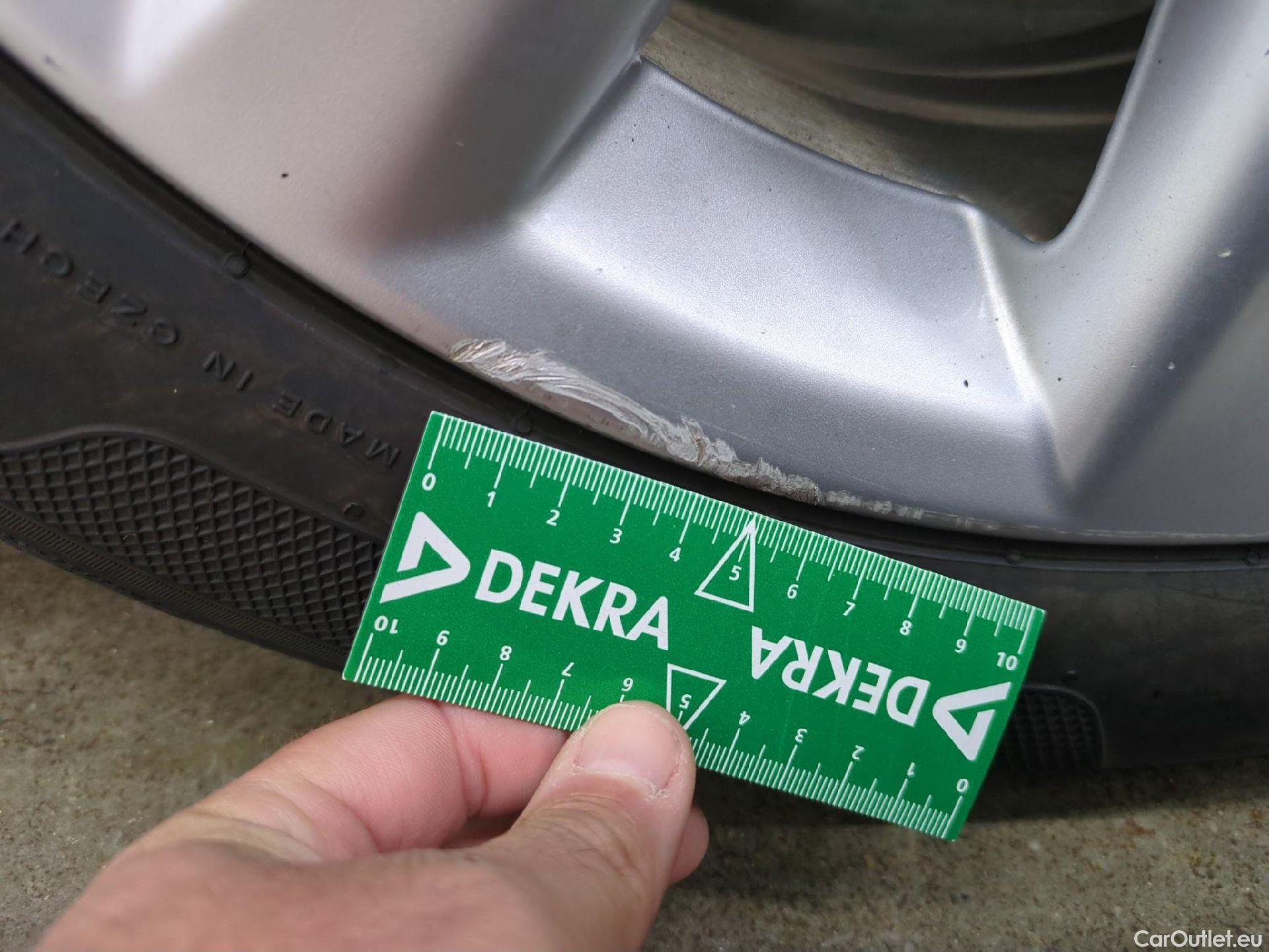  Toyota  Corolla TOYOTA  Touring Sports / 2022 / 5P / Break Hybride 140h Dynamic Business Beyond Zer #15