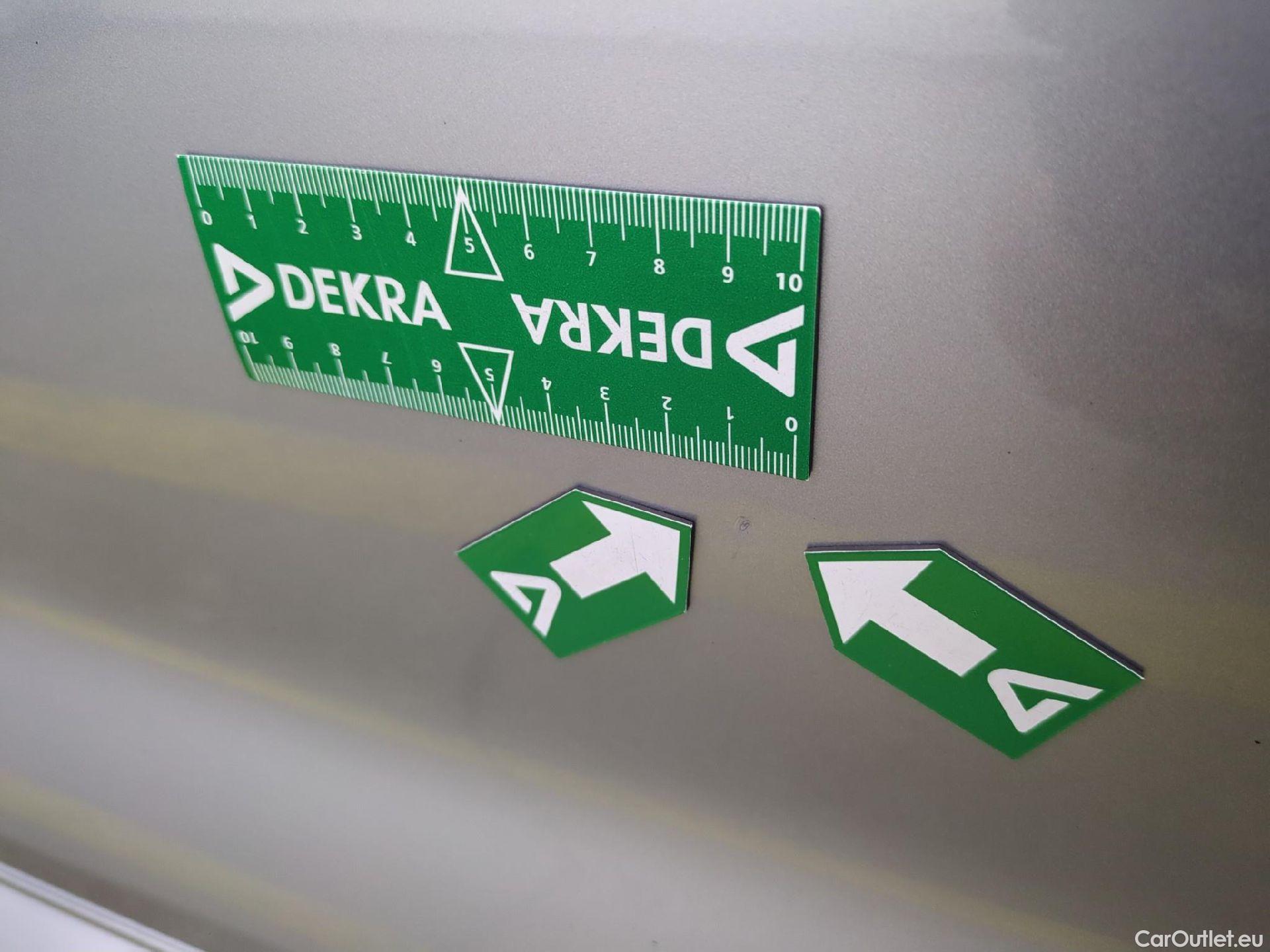  Toyota  Corolla TOYOTA  Touring Sports / 2022 / 5P / Break Hybride 140h Dynamic Business Beyond Zer #26