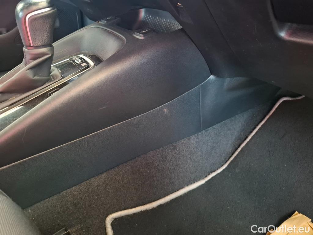  Toyota  Corolla TOYOTA  Touring Sports / 2018 / 5P / Break Hybride 184h Dynamic Business Stage Acad #64