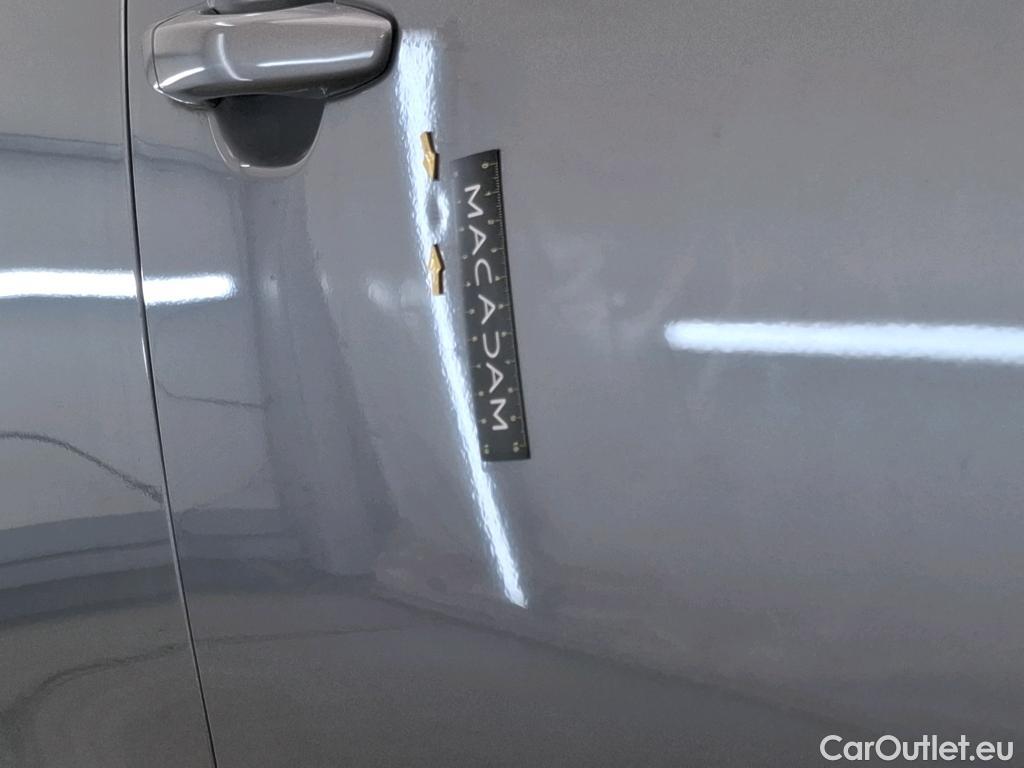  Peugeot  2008  Allure Business 1.5 HDi 130CV BVA8 E6d #18