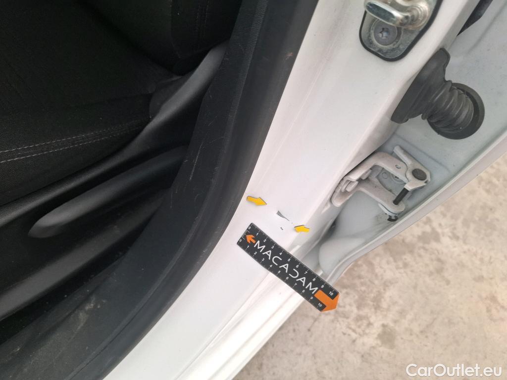  Peugeot  208  Affaire Premium Pack 1.6 HDi 75CV BVM5 E6 #39