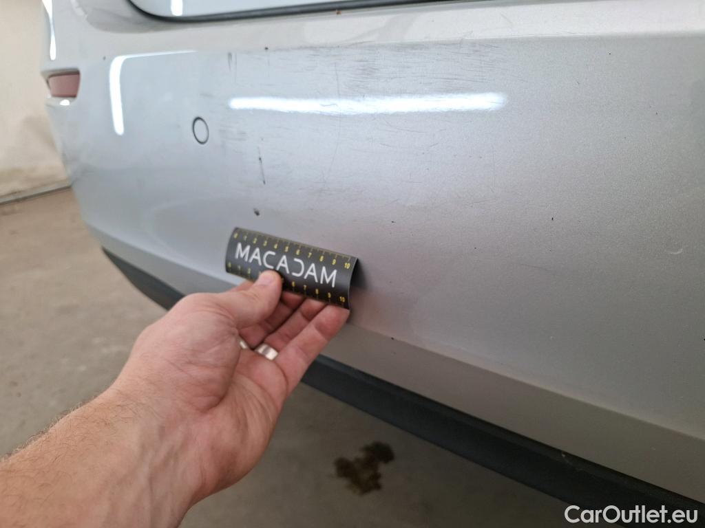  Mercedes  A-Klasse MERCEDES-BENZ Classe A Compact 5p Berline A 200 Business Line 7G-DCT #33