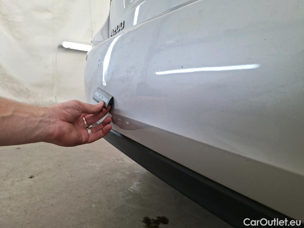 Mercedes  A-Klasse MERCEDES-BENZ Classe A Compact 5p Berline A 200 Business Line 7G-DCT #32