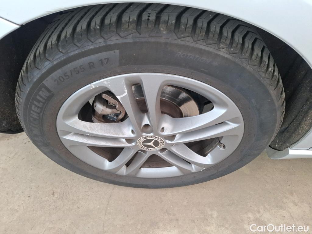  Mercedes  A-Klasse MERCEDES-BENZ Classe A Compact 5p Berline A 200 Business Line 7G-DCT #40