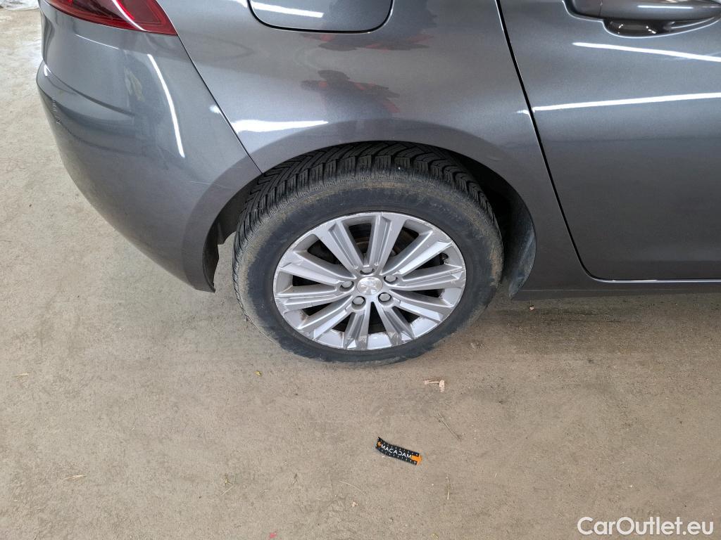  Peugeot  308  Allure Pack 1.2 PureTech 130CV BVA8 E6d #38