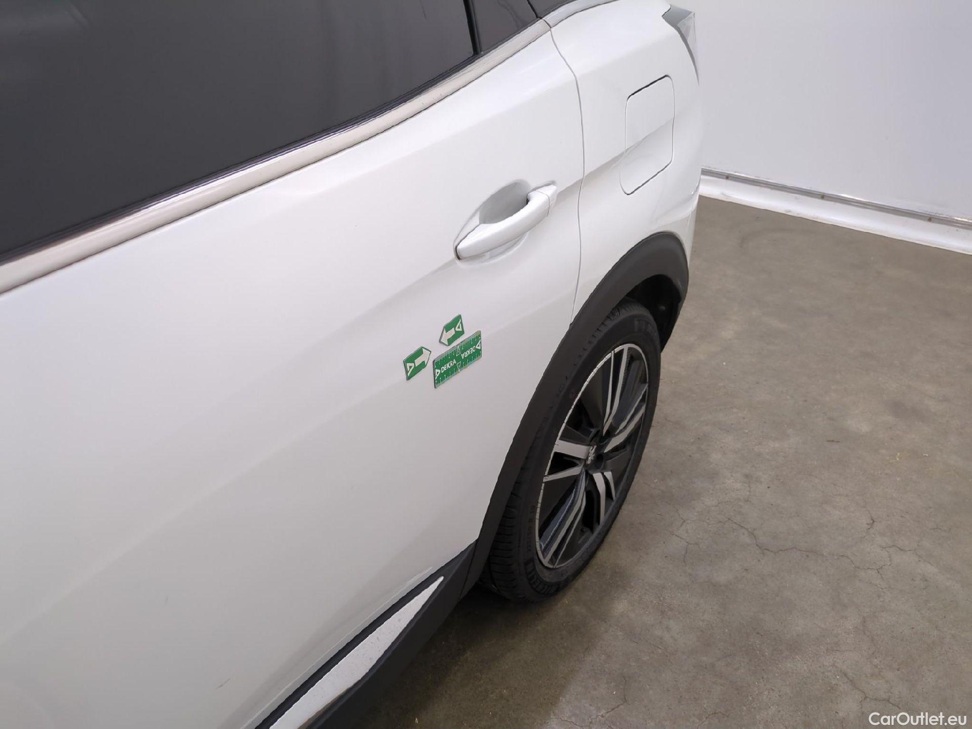  Peugeot  3008 PEUGEOT  / 2020 / 5P / SUV 1.6 HYBRID 225 E-EAT8 GT Pack #22