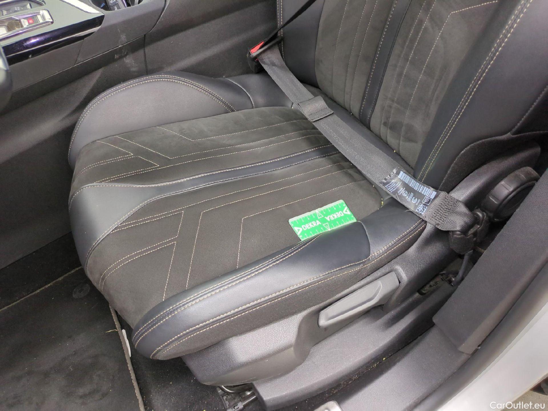  Peugeot  3008 PEUGEOT  / 2020 / 5P / SUV 1.6 HYBRID 225 E-EAT8 GT Pack #2
