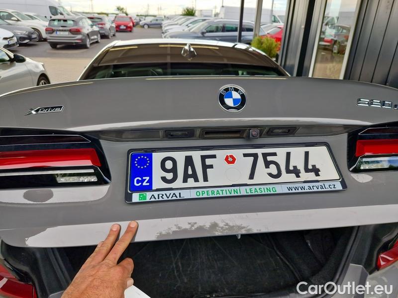  Bmw  Serie 5  Lim. (G30)  (2016->) 520d xDrive AT 4d #12