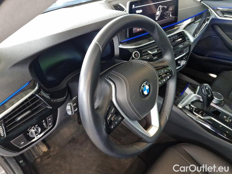  Bmw  Serie 5  Lim. (G30)  (2016->) 520d xDrive AT 4d #6