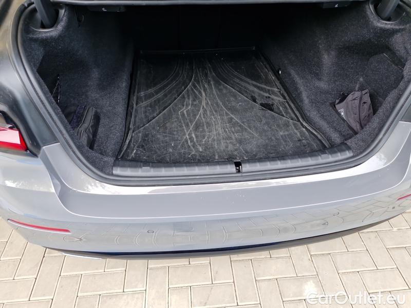  Bmw  Serie 5  Lim. (G30)  (2016->) 520d xDrive AT 4d #10