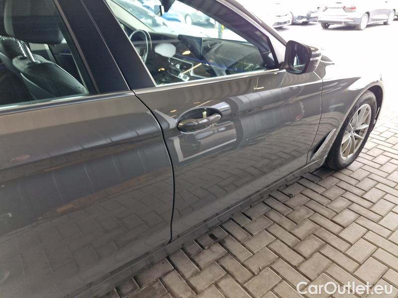  Bmw  Serie 5  Lim. (G30)  (2016->) 520d xDrive AT 4d #19