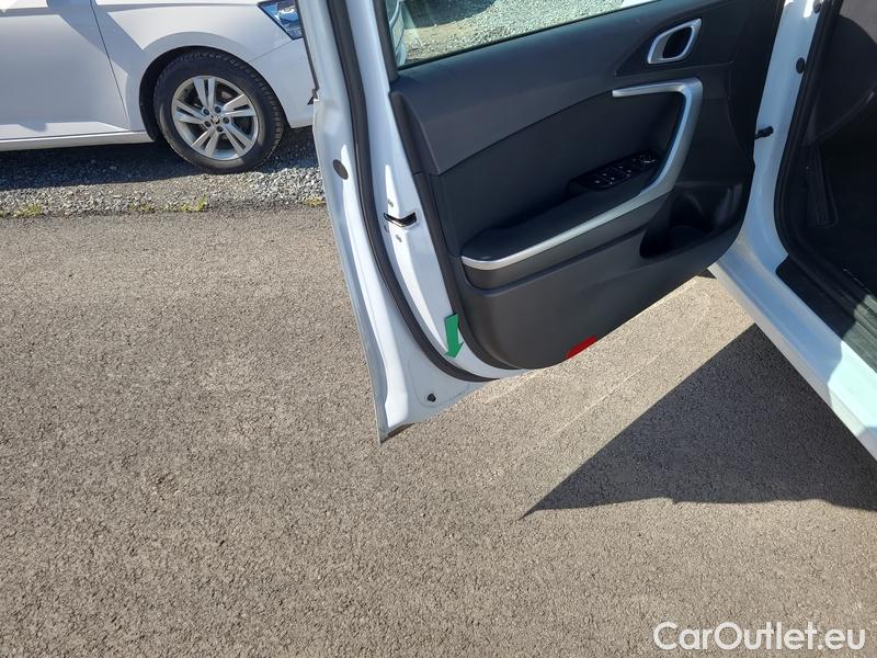  KIA  Cee'd Ceed  (CD) (2018->) Ceed SW 1.5 T-GDI 118 Top AT #9