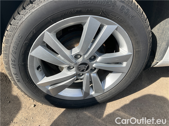  Skoda  Fabia Com.1.0TSI 70 Ambition 5d #3