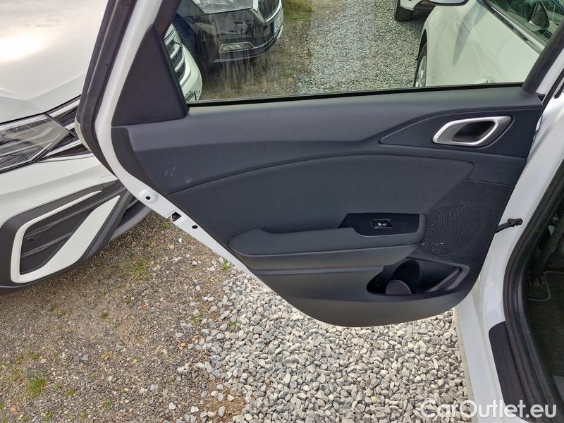 KIA  Cee'd Ceed Sportswagon (2018->) Ceed SW 1.5 T-GDI 118 Top AT #13