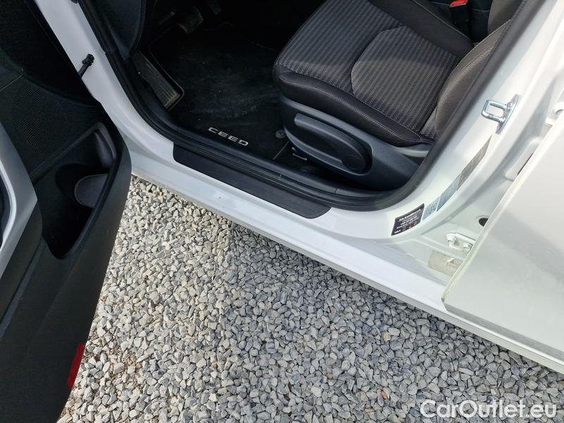  KIA  Cee'd Ceed Sportswagon (2018->) Ceed SW 1.5 T-GDI 118 Top AT #10