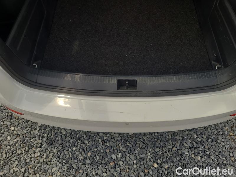  Skoda  Fabia  3 (2015)  Com 1.0TSI 81 Ambition #9