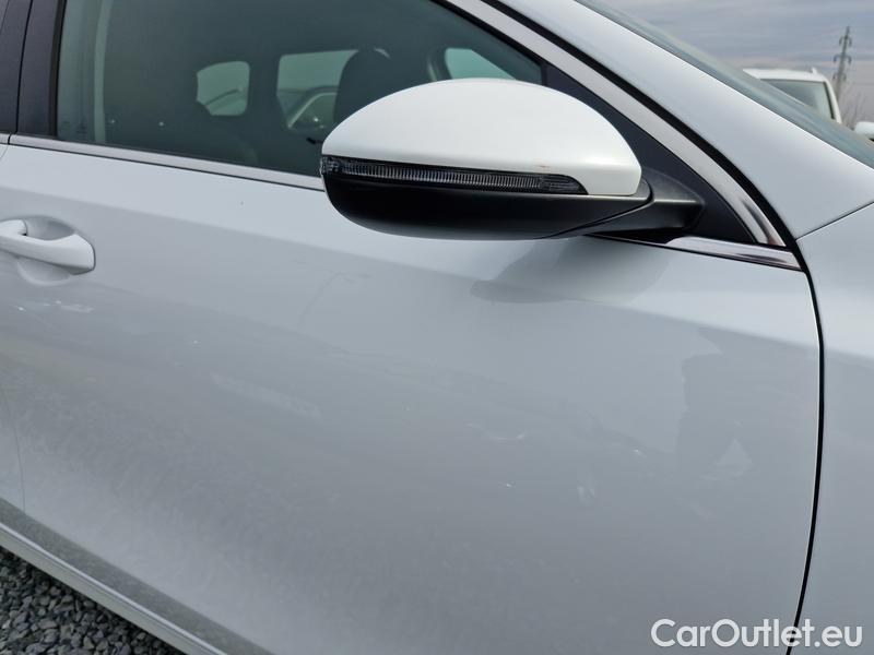  KIA  Cee'd Ceed Sportswagon (2018->) Ceed SW 1.5 T-GDI 118 Top AT #23