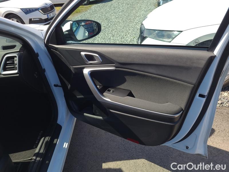  KIA  Cee'd Ceed  (CD) (2018->) Ceed SW 1.5 T-GDI 118 Top AT #11