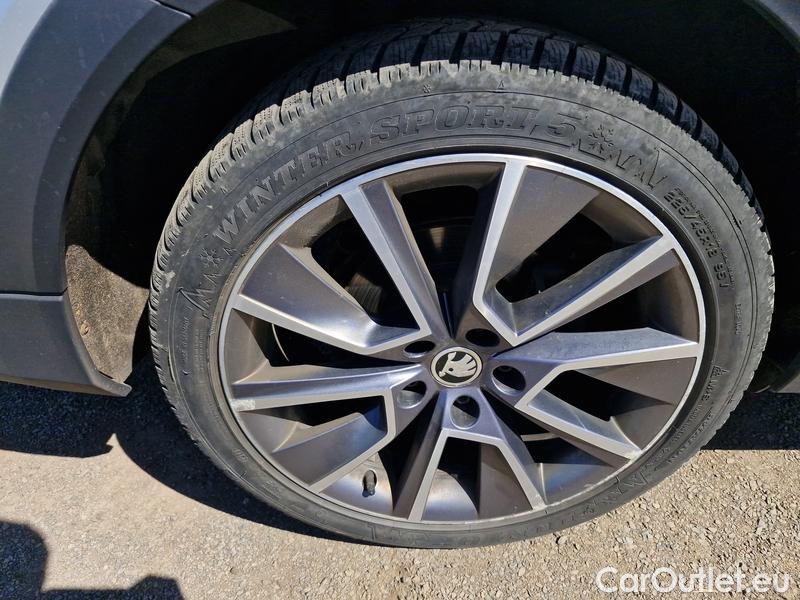  Skoda  Octavia  Combi  (5E5)(03.2017->) Oct.C.2.0TDI 110 4x4 Scout AT #17