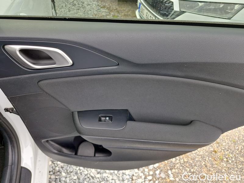  KIA  Cee'd Ceed Sportswagon (2018->) Ceed SW 1.5 T-GDI 118 Top AT #25