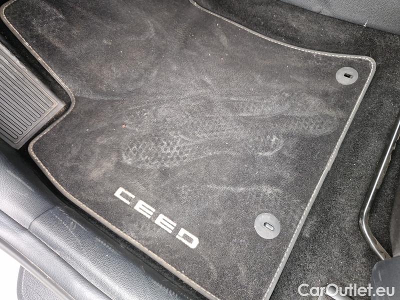  KIA  Cee'd Ceed Sportswagon (2018->) Ceed SW 1.5 T-GDI 118 Top AT #13