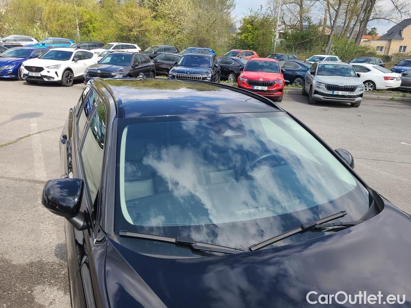  Volvo  V60 V 60 Kombi (2018->)  B4 benzin +Dark AT #1