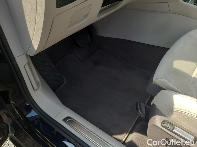  Volkswagen  Passat  Variant (CB5) (2019)  2.0TDI 110 Elegance AT #4