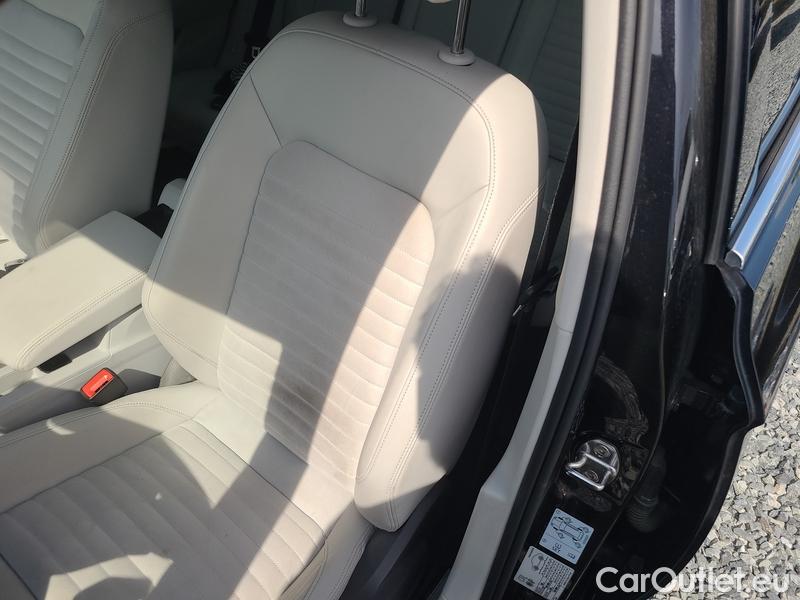  Volkswagen  Passat  Variant (CB5) (2019)  2.0TDI 110 Elegance AT #6