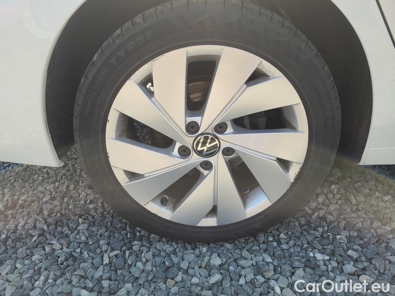  Volkswagen  Golf  7 (2012) Var.2.0TDI 110 Style AT #15