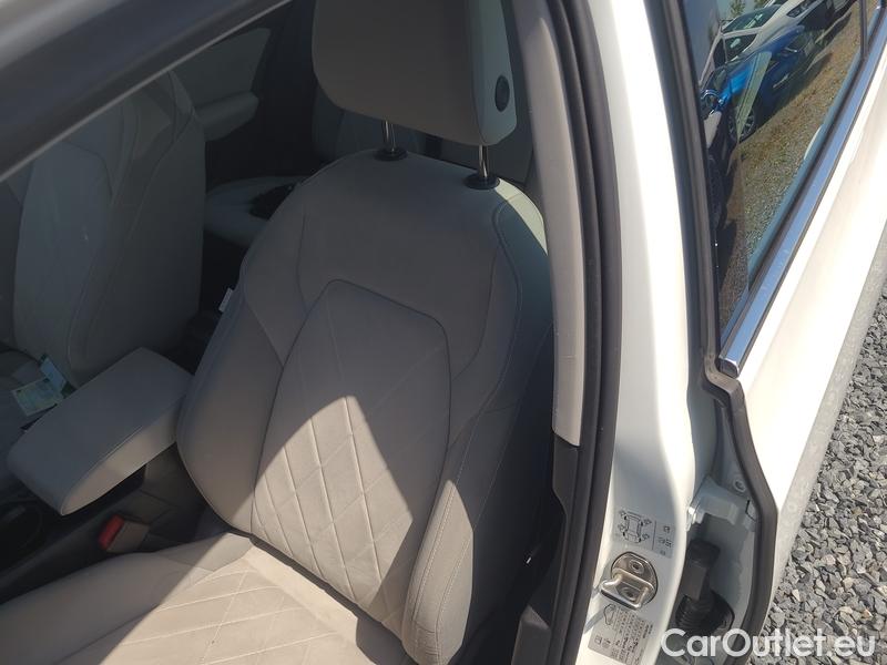  Volkswagen  Golf  7 (2012) Var.2.0TDI 110 Style AT #5