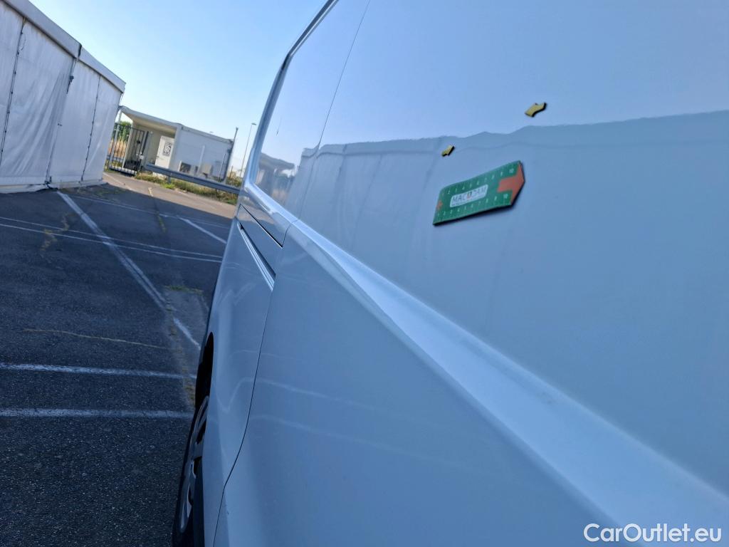  Renault  Trafic  Fourgon L2H1 3T Grand Confort 2.0 dCi 130CV BVM6 E6d #37