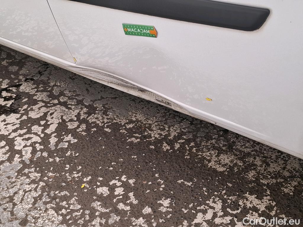  Renault  Kangoo  Express Extra (Série Spéciale) 1.5 dCi 75CV BVM5 E6 #2
