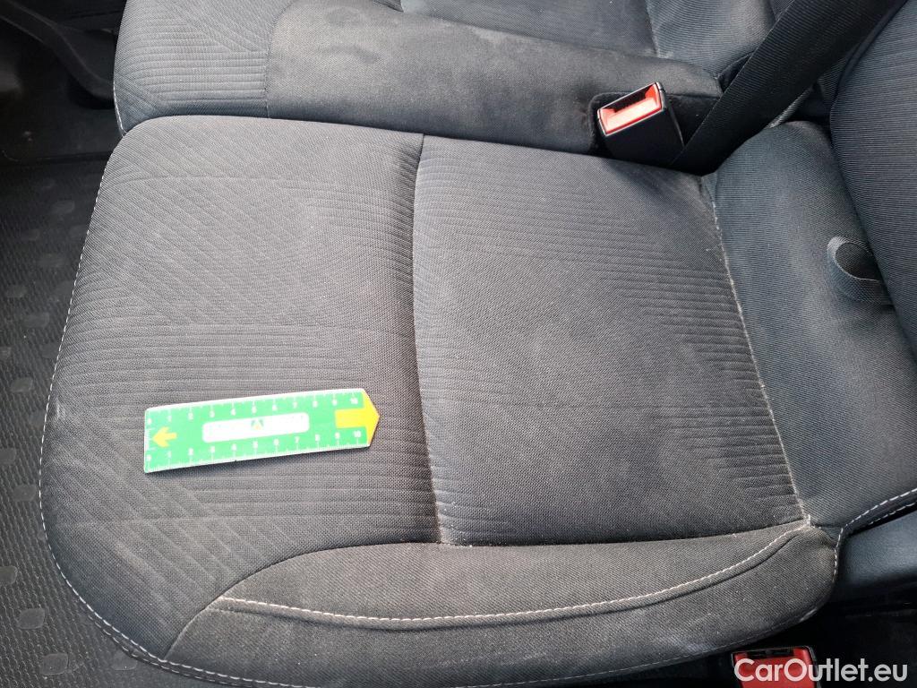  Renault  Trafic  Fourgon L2H1 3T Grand Confort 2.0 dCi 130CV BVM6 E6d #47