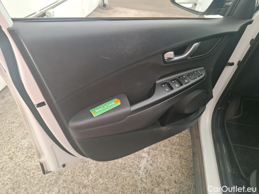  Hyundai  Konna HYUNDAI Kona / 2020 / 5P / SUV 1.6 CRDI 136 MHEV 48V DCT-7 BUSINESS #30