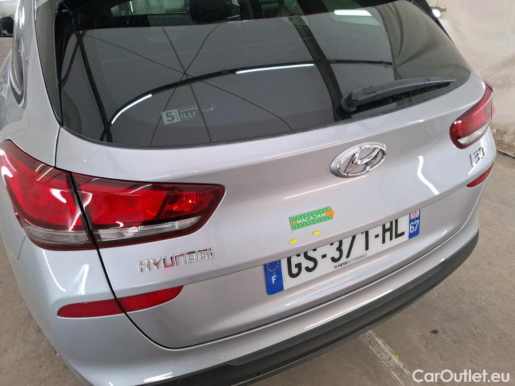 Hyundai  i30 HYUNDAI  Sport Wagon / 2020 / 5P / Break 1.0 T-GDI 120 DCT-7 MHEV CREATIVE SW #15