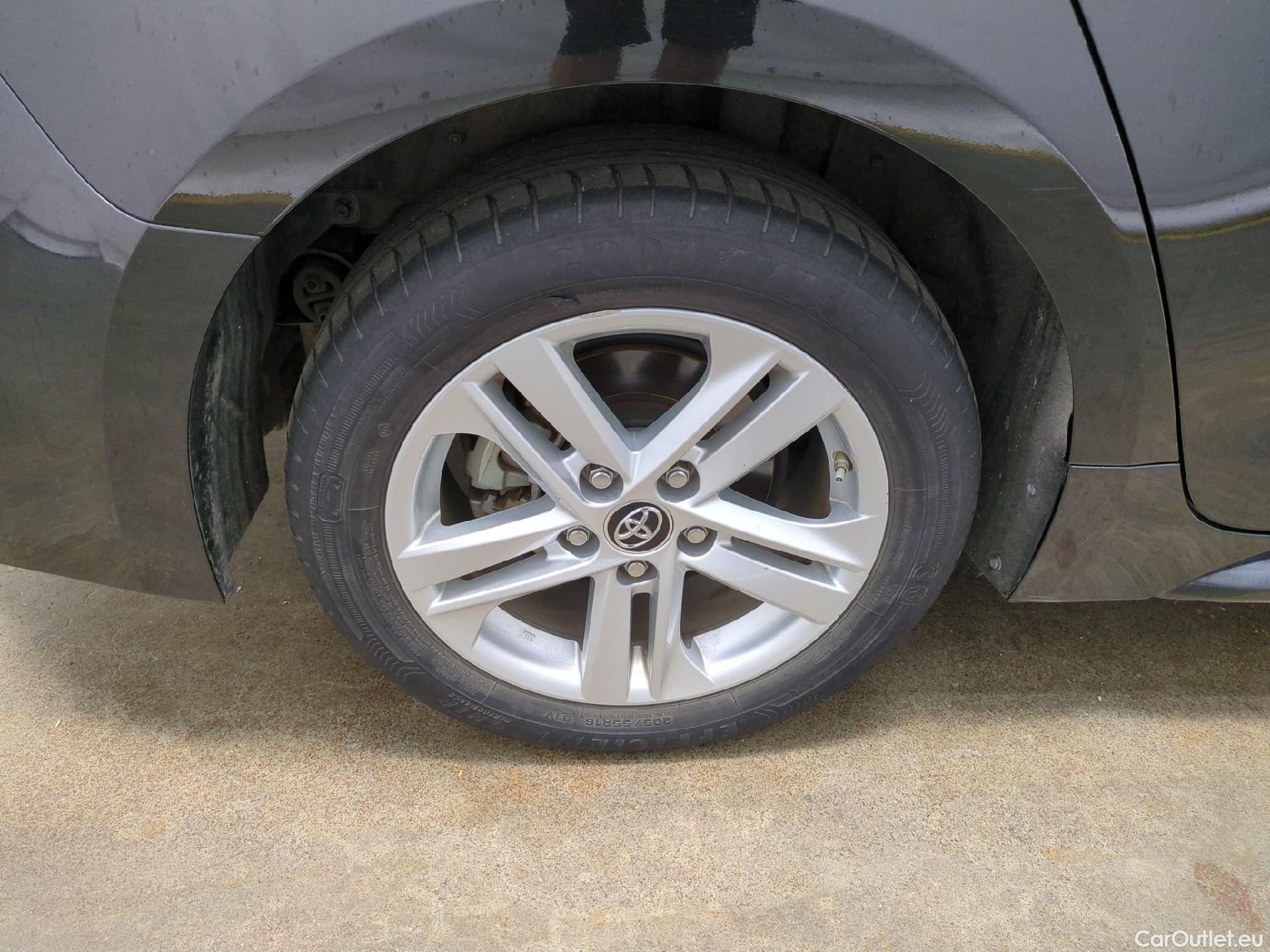  Toyota  Corolla TOYOTA  Touring Sports / 2018 / 5P / Break Hybride 122h Dynamic Business Stage Acad #21