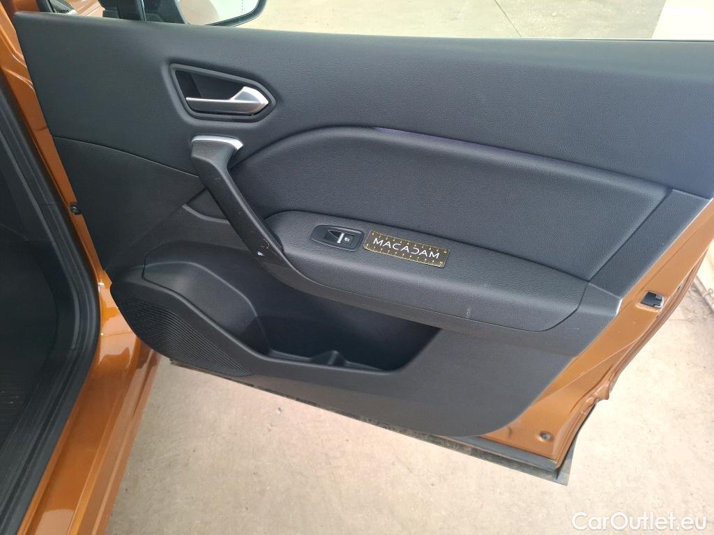 Renault  Captur  II Intens 1.6 E-TECH Hybrid 145CV BVA6 E6d #8