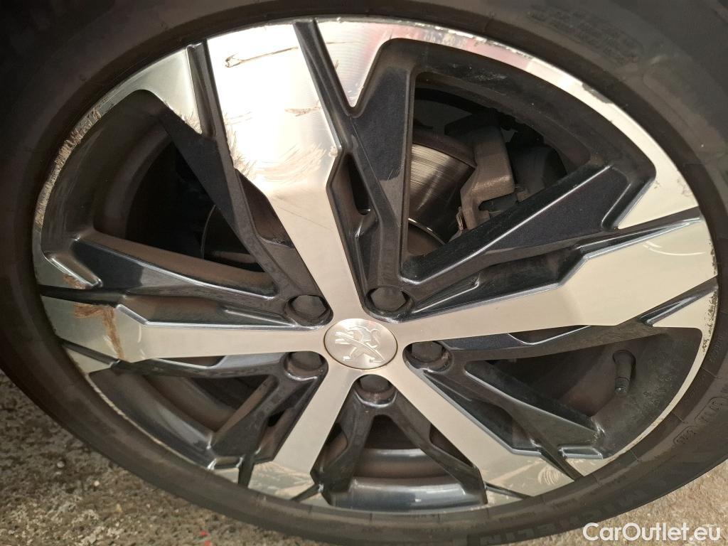  Peugeot  3008  Allure Pack 1.5 HDi 130CV BVA8 E6d #2